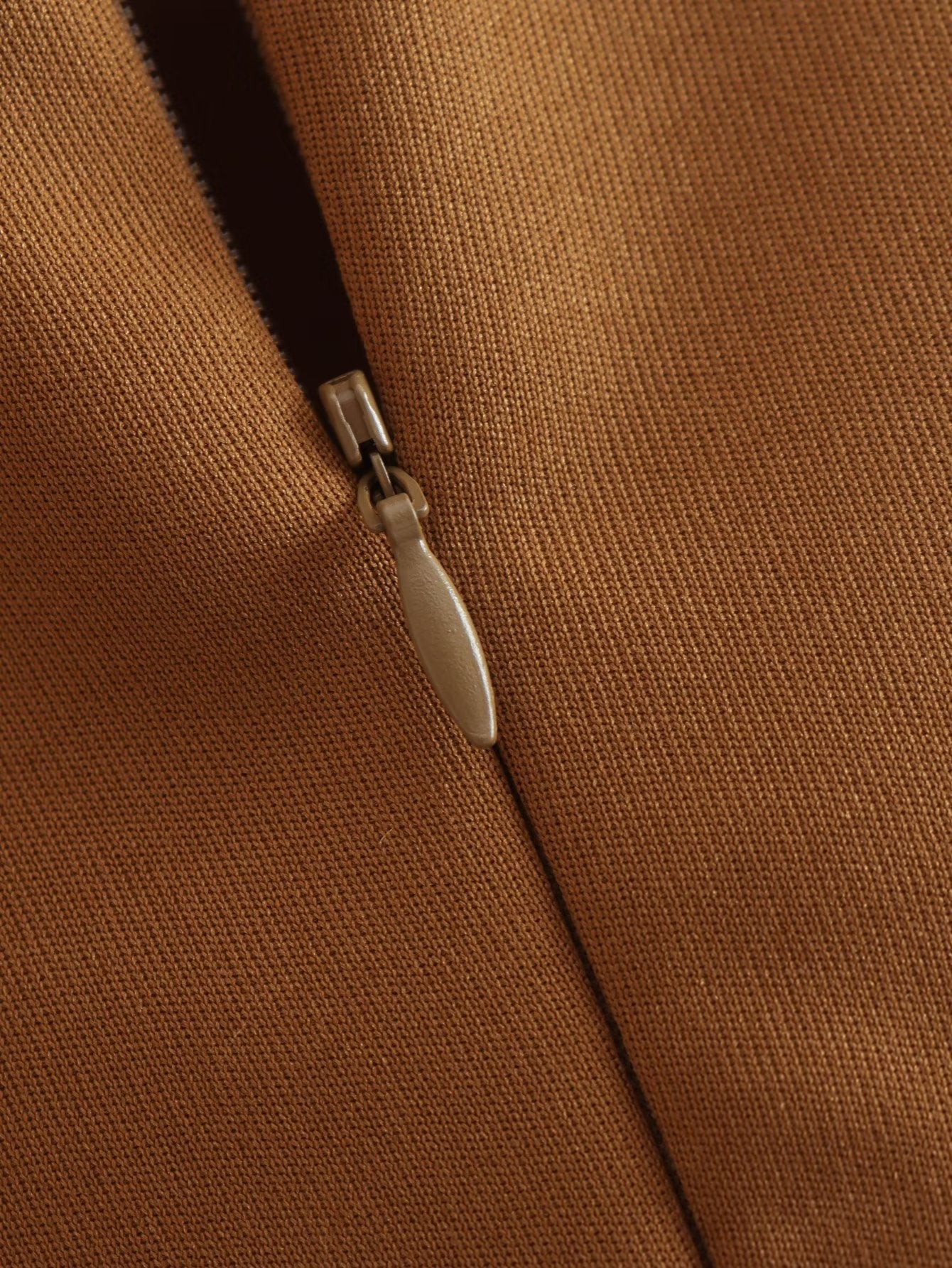 Round Neck Long Sleeved Slim Fit Short Pullover Top