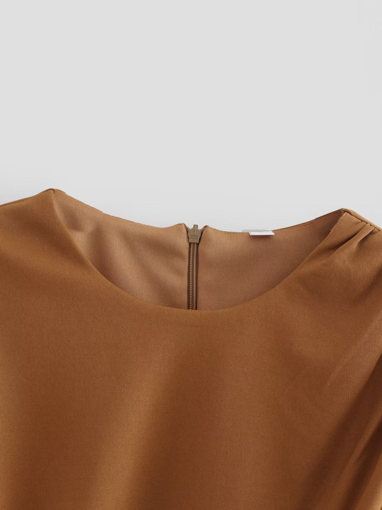 Round Neck Long Sleeved Slim Fit Short Pullover Top