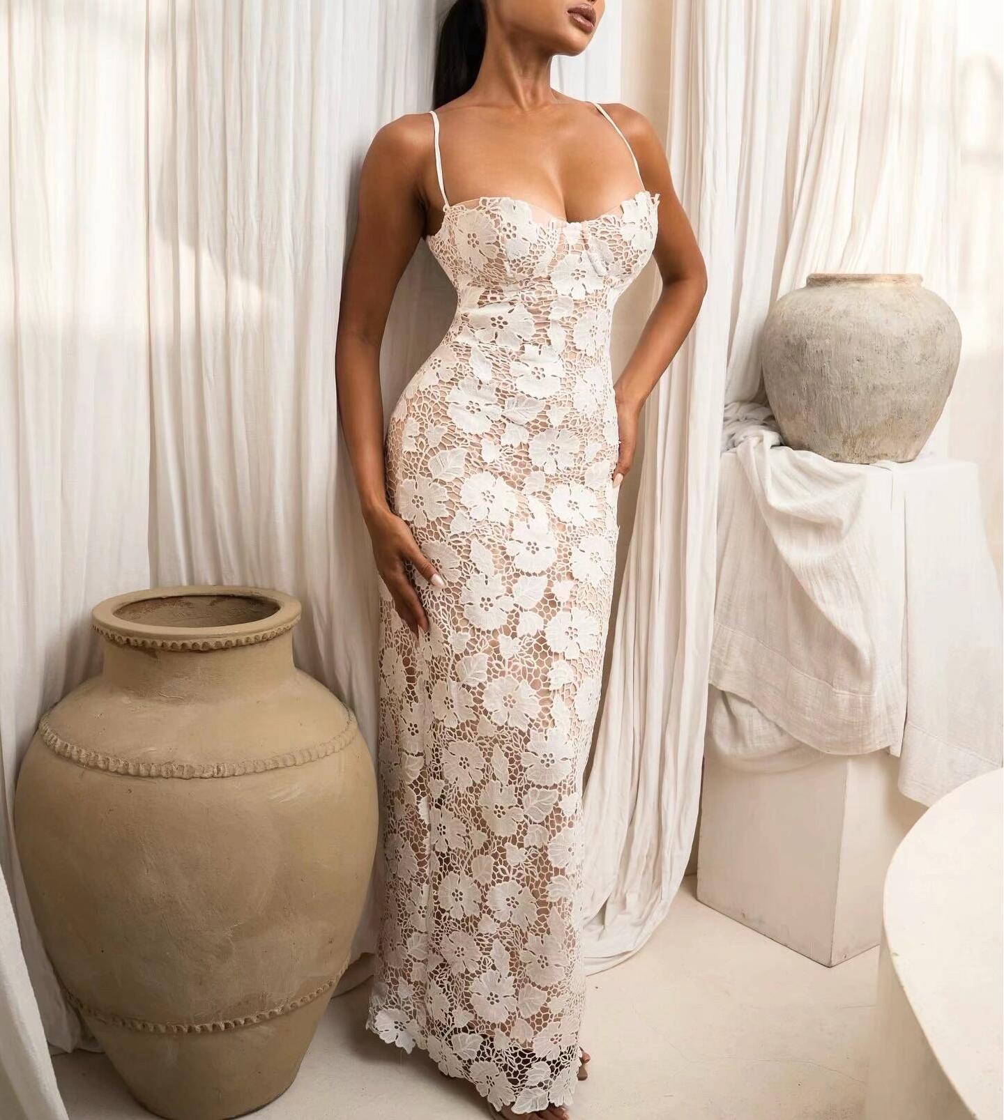 Women Waist Slimming Lace Design Backless Sling Dress