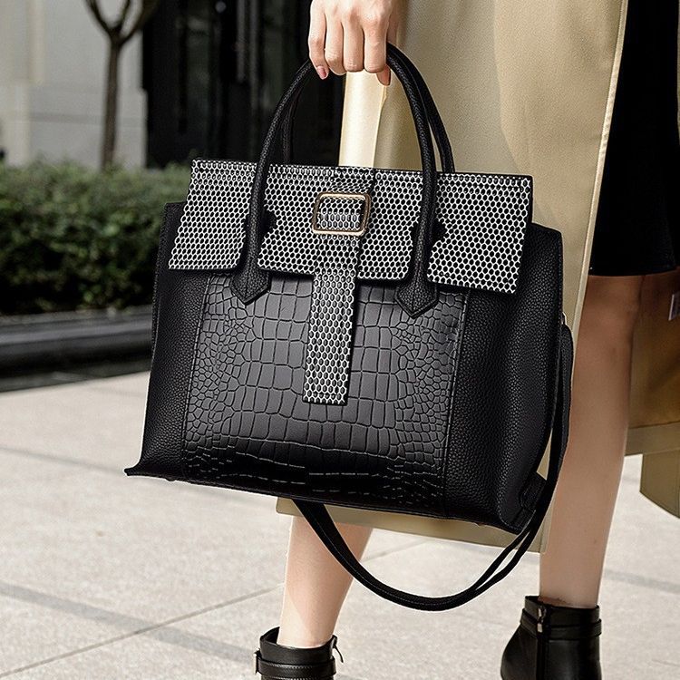Large  Crocodile Pattern Bag with Buckle