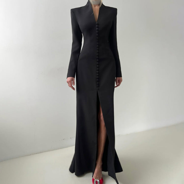 Elegant maxi dress with split and buttons